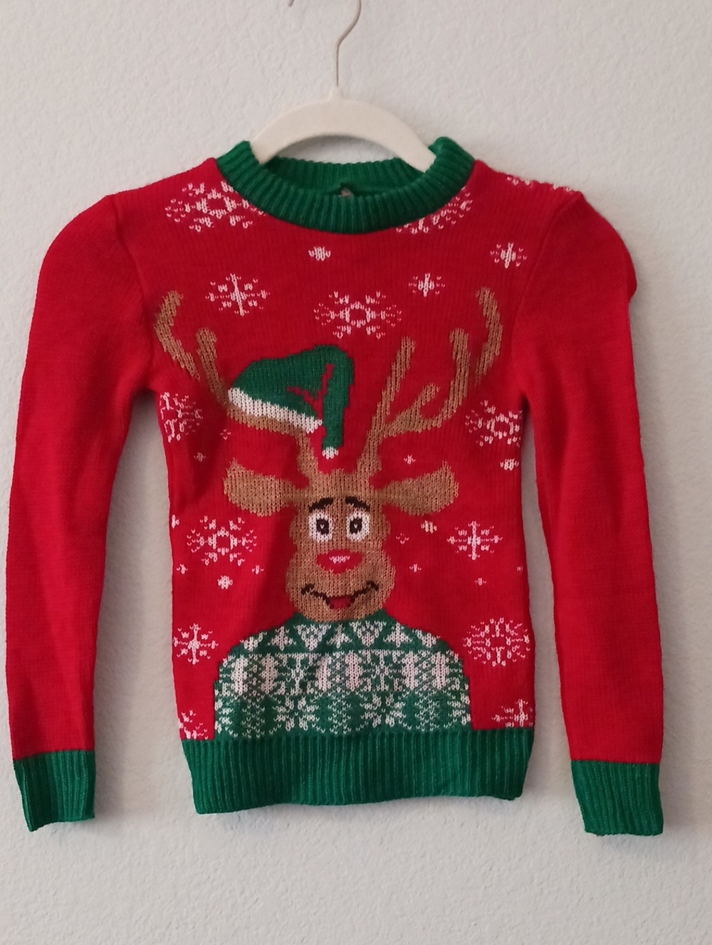 🔴10/$13❗️SALE❗️Red Reindeer Christmas Crewneck Sweater with Green Trim